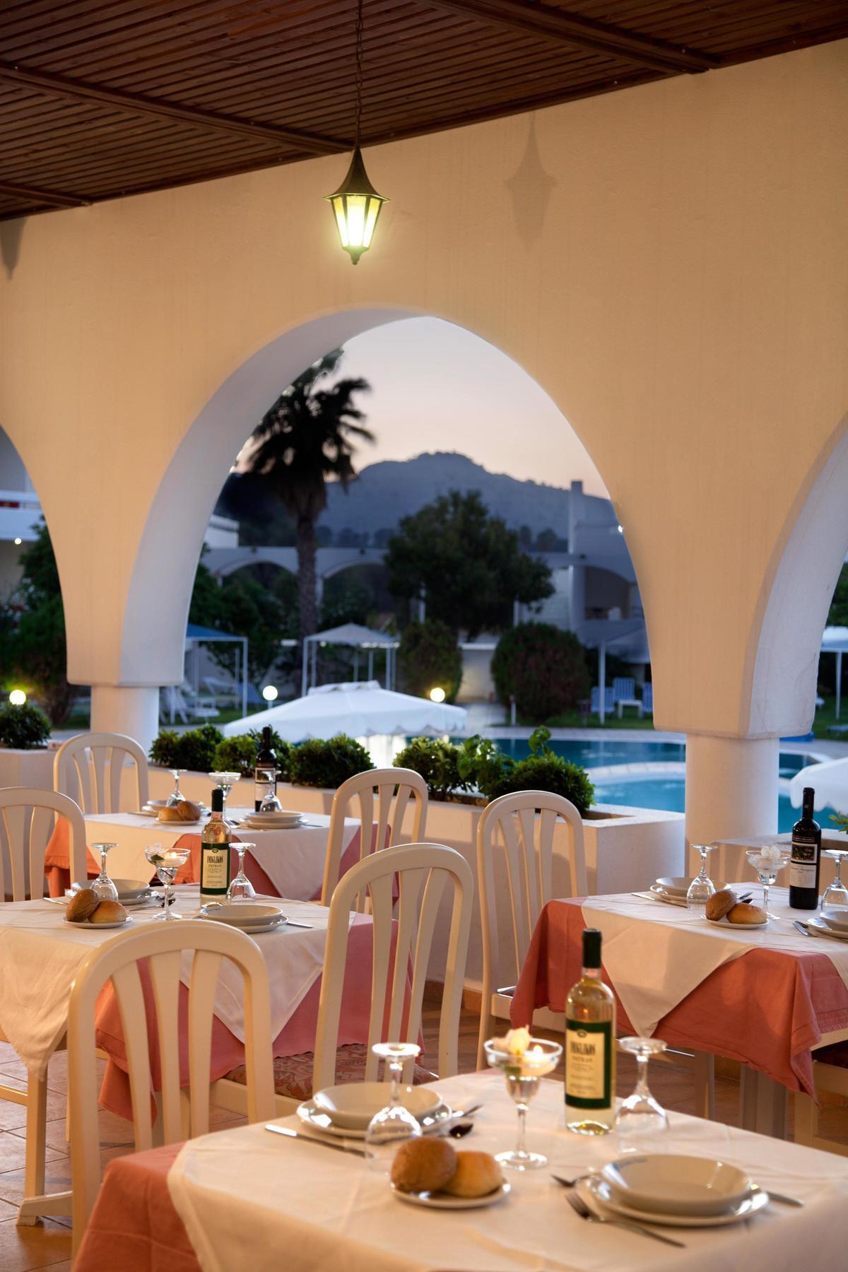 Hotel Niriides Beach Kolymbia Extérieur photo