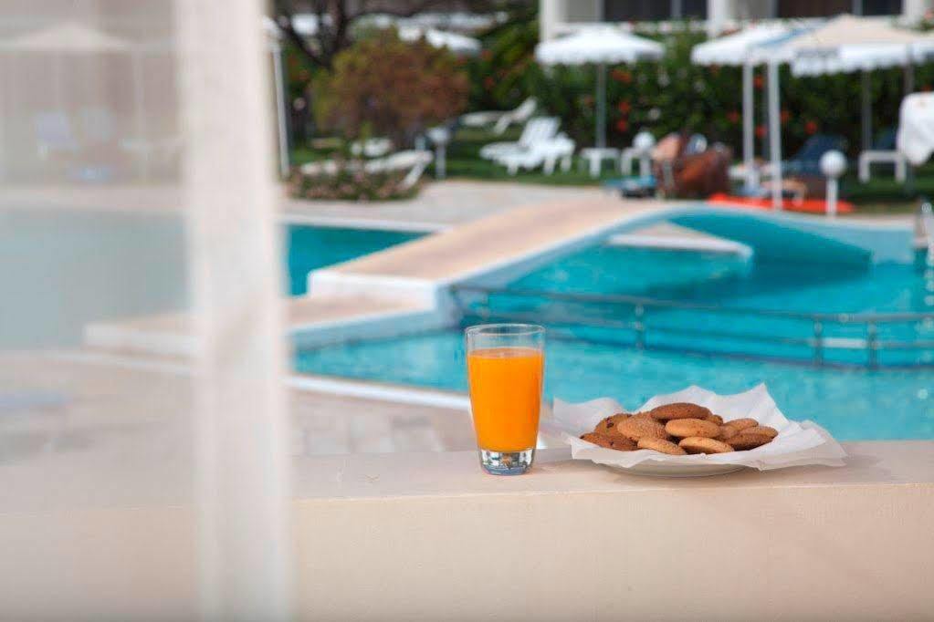 Hotel Niriides Beach Kolymbia Extérieur photo